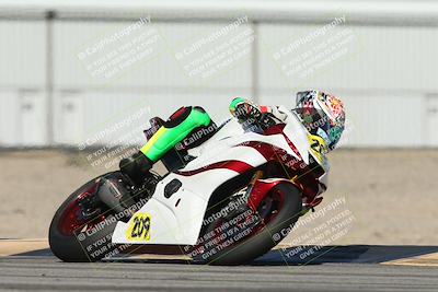 media/Jan-15-2026-Racers Edge (Thu) [[dfebeb70ab]]/2-A Group/Session 3 (Turn 16)/